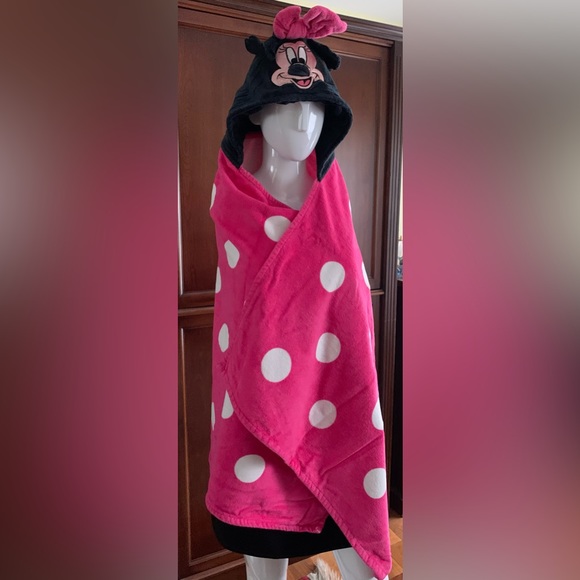 Minnie Mouse Hooded bath beach towel for baby girls pink & white polka dot - Picture 4 of 10